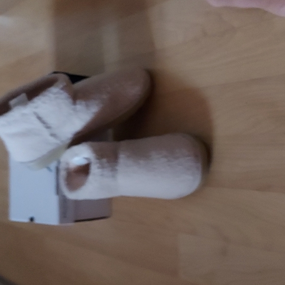 Mini shearling winter cream, boots - Picture 2 of 4